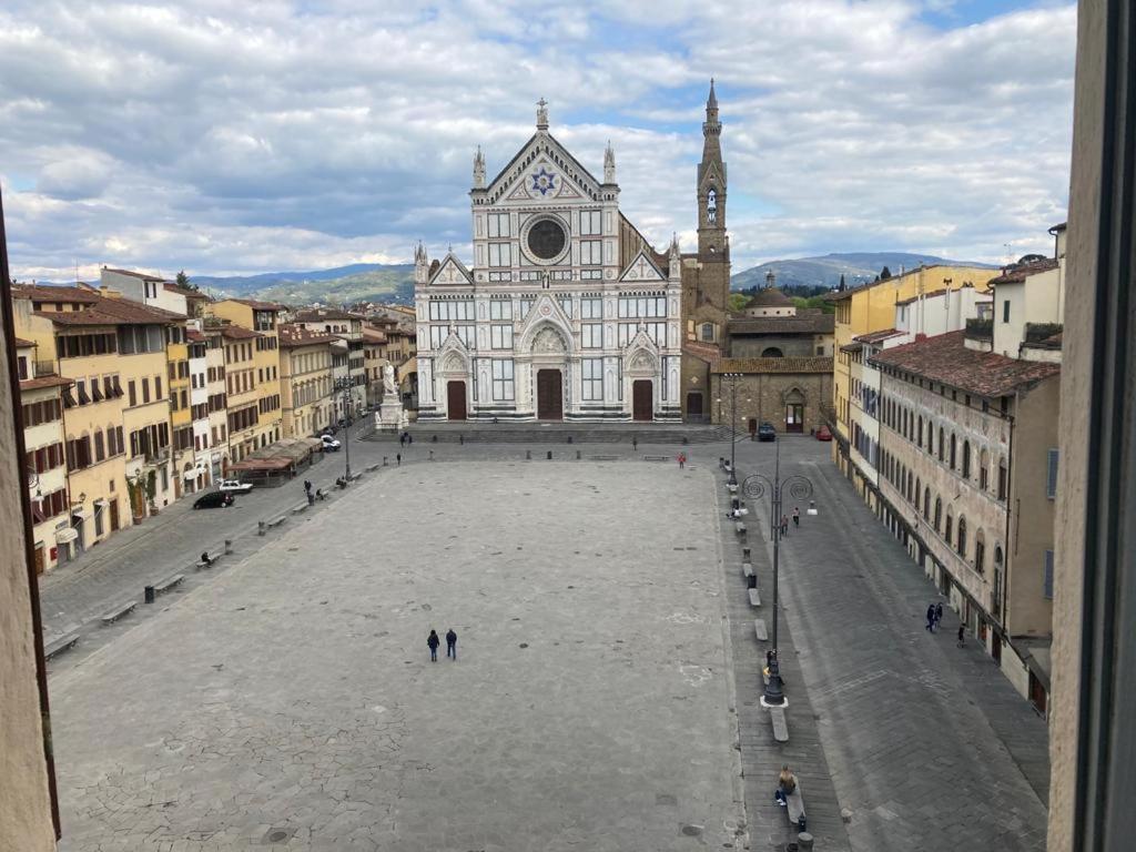 شقة Attico In Piazza Santa Croce فلورنس المظهر الخارجي الصورة